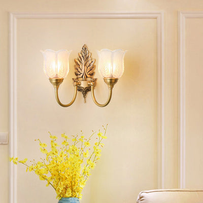 Traditional European Curved Pole Carved Round Leaf Shape Brass Glass 1/2 Light Wall Sconce Lamp For Living Room