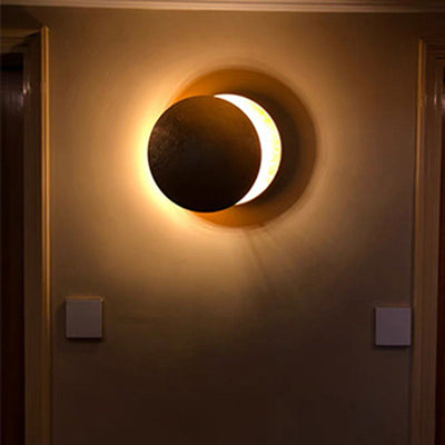 Contemporary Scandinavian Round Iron LED Wall Sconce Lamp For Living Room