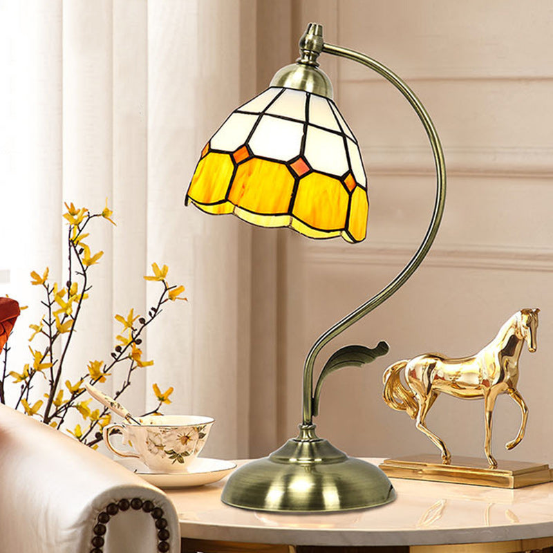 Traditional Tiffany Dome Iron Glass 1-Light Table Lamp For Living Room