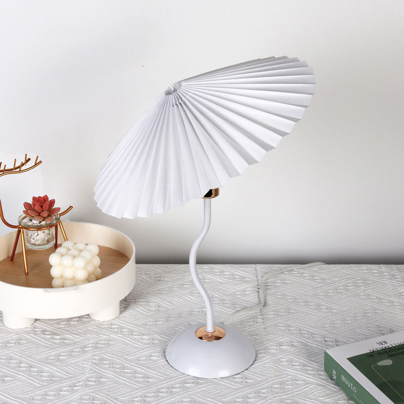 Contemporary Nordic Pleated Linen PVC Umbrella Shaped Curve Iron 1-Light Table Lamp For Living Room