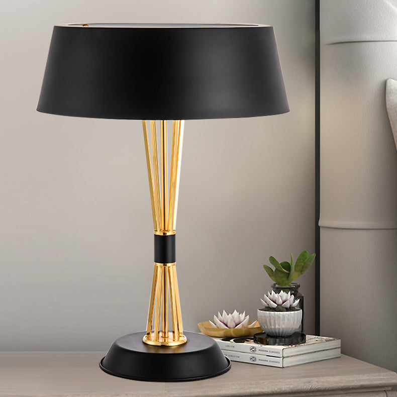 Modern Luxury Iron Metal Sticks Semi Round Lamp Shade 3-Light Table Lamp For Bedroom