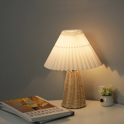 Zeitgenössische Boho Hutform Rattan Metall 1-Licht Tischlampe für Schlafzimmer 