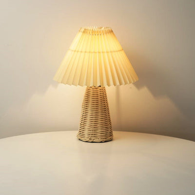 Zeitgenössische Boho Hutform Rattan Metall 1-Licht Tischlampe für Schlafzimmer 