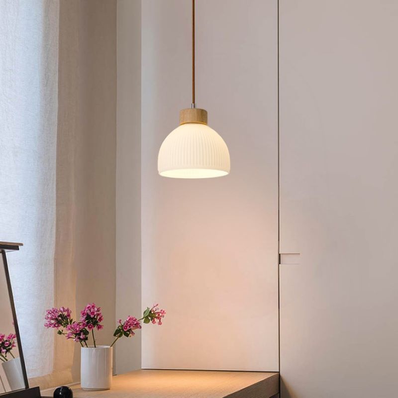 Moderne minimalistische halbrunde Zylinderscheibe Basis gestreift Gummibaum Glas 1-Licht Pendelleuchte für Schlafzimmer 