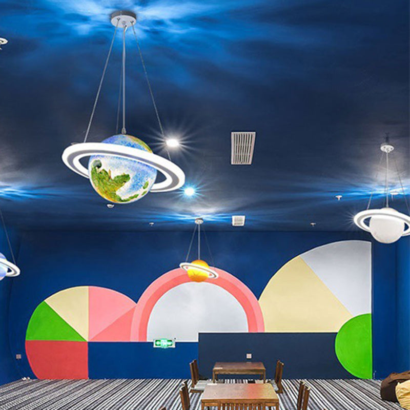 Moderne minimalistische Cartoon Kinder Ball Kreis Planet Eisen PVC 1-Licht Pendelleuchte für Schlafzimmer 