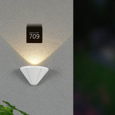 Moderne minimalistische wasserdichte Dreieck-Halbkreis-Druckguss-Aluminium-PC-LED-Wandleuchte für die Terrasse im Freien 