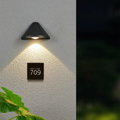 Moderne minimalistische wasserdichte Dreieck-Halbkreis-Druckguss-Aluminium-PC-LED-Wandleuchte für die Terrasse im Freien 