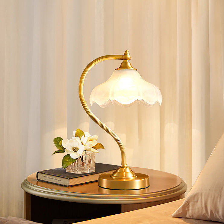 Traditional European Floral Round Copper Glass 1-Light Table Lamp For Bedroom