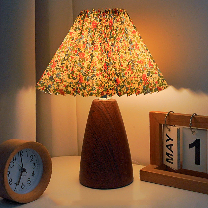 Traditional French Pleated Fabric Shade Ceramic Base USB LED Table Lamp For Bedroom