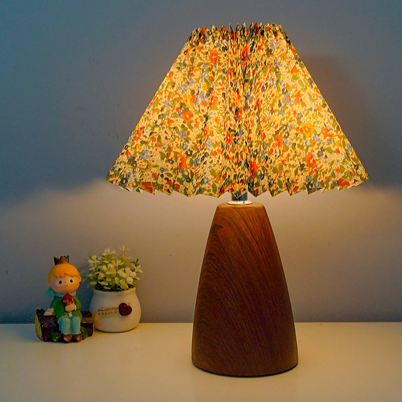 Traditional French Pleated Fabric Shade Ceramic Base USB LED Table Lamp For Bedroom