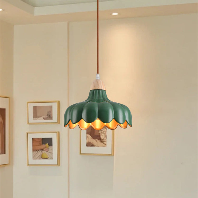 Traditional Chinese Solid Wood Flower Petal Ceramic 1-Light Pendant Light For Bedroom