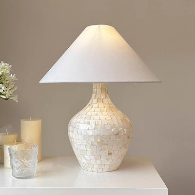 Traditional European Fabric Shell Decoration Base 1-Light Table Lamp For Bedroom