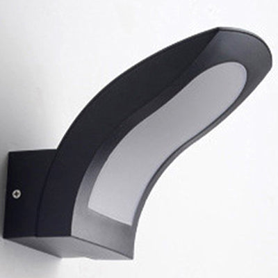 Modern Minimalist Curved Aluminum LED Waterproof Outdoor Wall Sconce Lamp For Garden