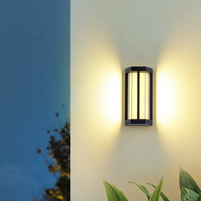 Moderne minimalistische wasserdichte Dreieck-Halbkreis-Druckguss-Aluminium-PC-LED-Wandleuchte für die Terrasse im Freien 