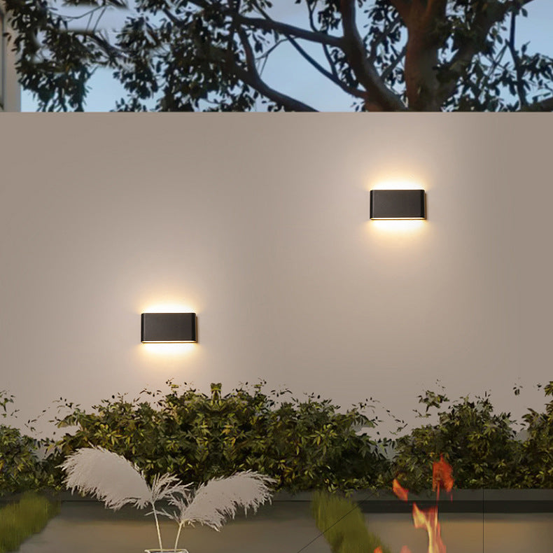 Lámpara de aplique de pared LED de aluminio y PC curva rectangular impermeable creativa contemporánea para patio exterior 