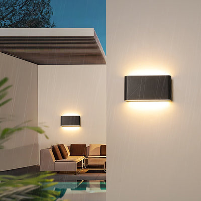 Lámpara de aplique de pared LED de aluminio y PC curva rectangular impermeable creativa contemporánea para patio exterior 