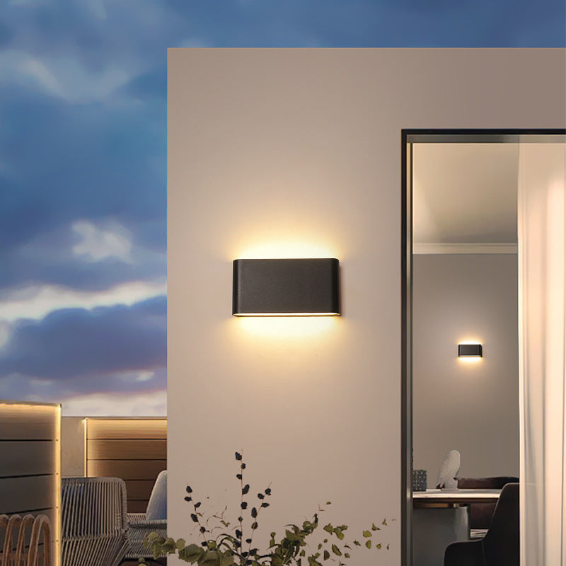 Lámpara de aplique de pared LED de aluminio y PC curva rectangular impermeable creativa contemporánea para patio exterior 