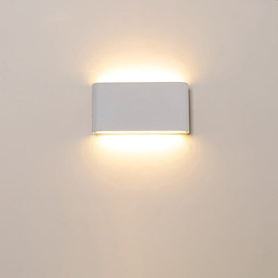 Lámpara de aplique de pared LED de aluminio y PC curva rectangular impermeable creativa contemporánea para patio exterior 