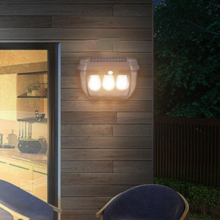 Lámpara de aplique de pared LED de aluminio y PC curva rectangular impermeable creativa contemporánea para patio exterior 