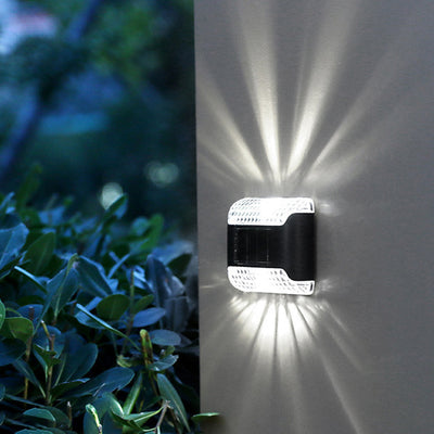 Lámpara de aplique de pared LED de aluminio y PC curva rectangular impermeable creativa contemporánea para patio exterior 