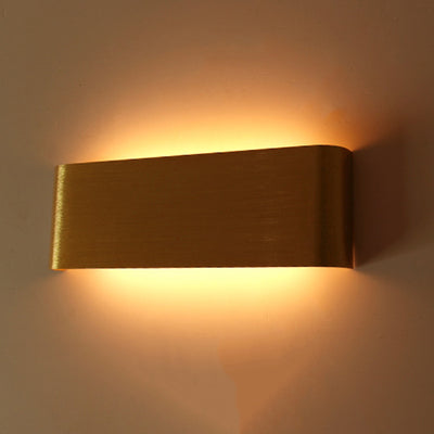 Moderne minimalistische rechteckige LED-Wandleuchte aus Aluminium und Acryl für Schlafzimmer 