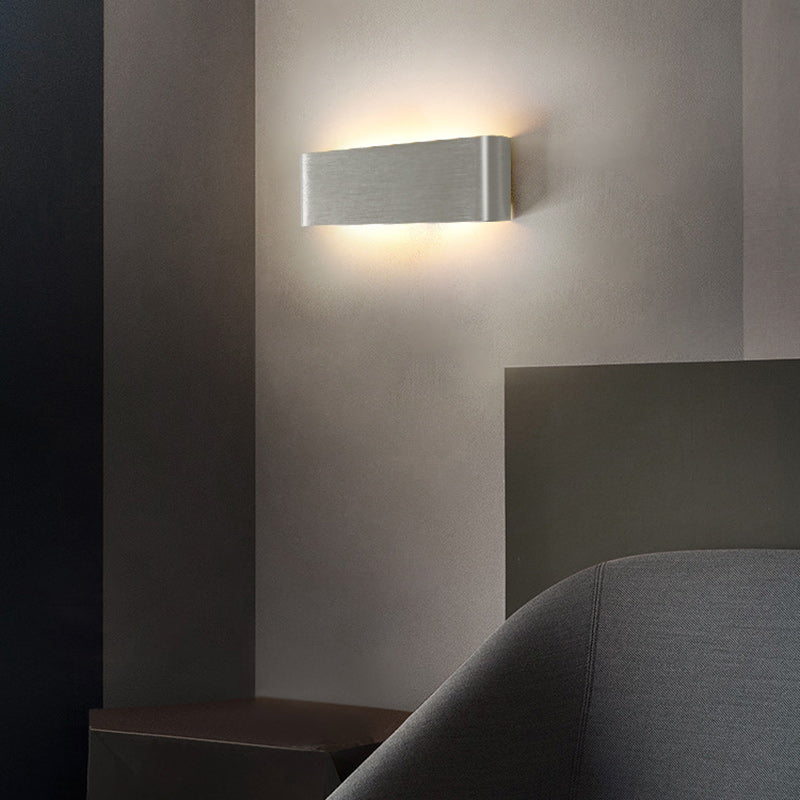 Moderne minimalistische rechteckige LED-Wandleuchte aus Aluminium und Acryl für Schlafzimmer 