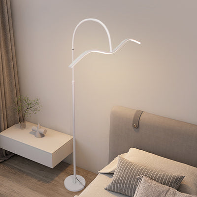 Moderne minimalistische Welle Aluminium Eisen Silikon LED Stehlampe für Wohnzimmer 