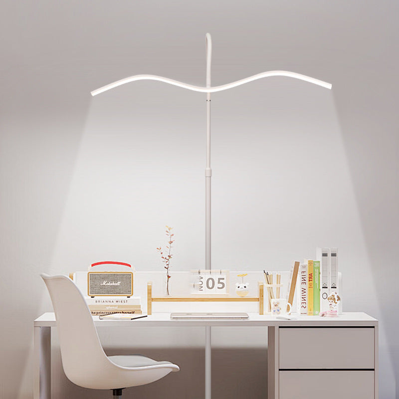 Moderne minimalistische Welle Aluminium Eisen Silikon LED Stehlampe für Wohnzimmer 