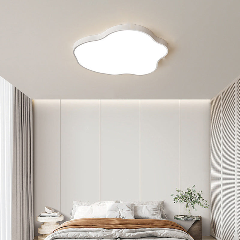 Moderne minimalistische Deckenleuchte aus Eisen und Acryl in Wolkenform mit LED für das Schlafzimmer 