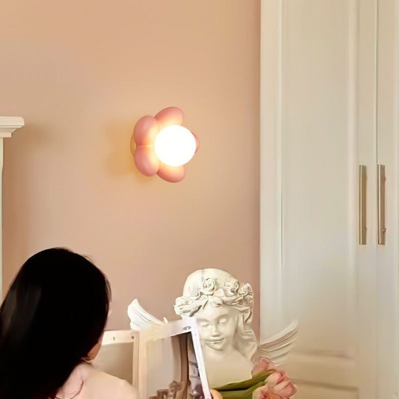 Contemporary Scandinavian Cream Flower Round Wood Resin 1-Light Wall Sconce Lamp For Bedroom