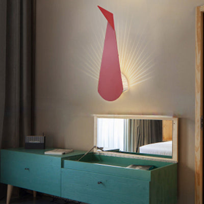 Contemporary Scandinavian Triangle Metal LED Wall Sconce Lamp For Bedroom