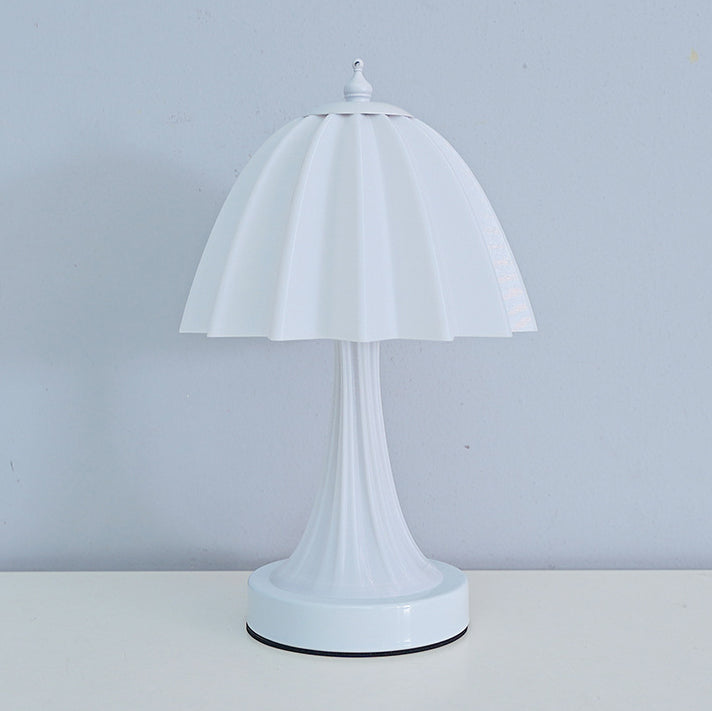 Moderne minimalistische Kuppel Eisen PLA LED Tischlampe für das Schlafzimmer 