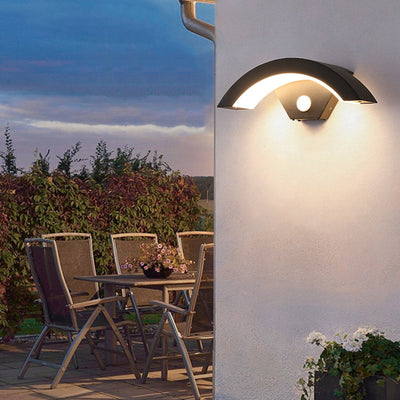 Modern Simplicity Waterproof Curved Aluminum Plastic LED Wall Sconce Lamp For Outdoor Patio