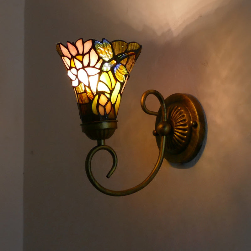 Traditional Tiffany Flower Pod Round Glass Iron 1-Light Wall Sconce Lamp For Living Room