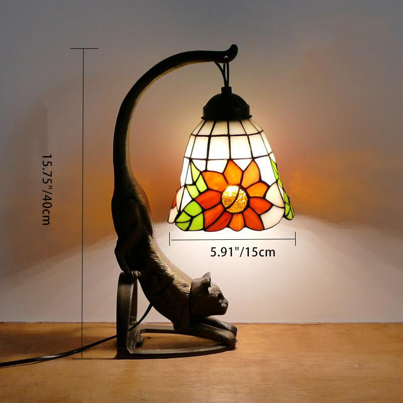 Traditional Tiffany Curved Flower Round Glass Iron 1-Light Table Lamp For Living Room