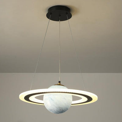 Moderne Art-Deco-Kinder-Rundplanet-Raumfahrer-Acryl-Eisen-LED-Kronleuchter für Wohnzimmer 