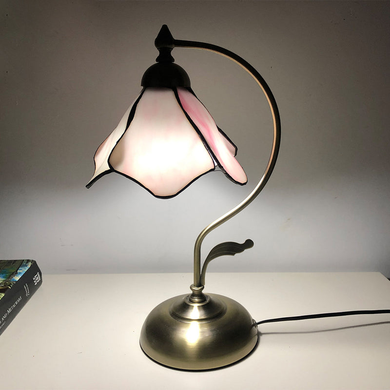 Traditional Tiffany Conical Glass Iron 1-Light Table Lamp For Bedroom