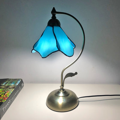 Traditional Tiffany Conical Glass Iron 1-Light Table Lamp For Bedroom