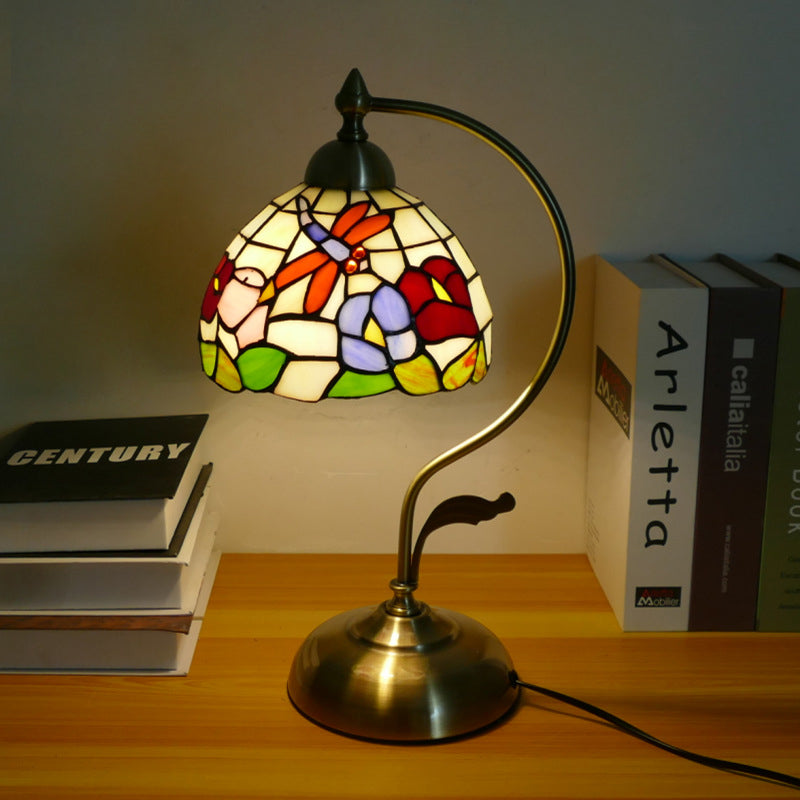 Traditional Tiffany Semicircle Patterned Glass Iron 1-Light Table Lamp For Living Room