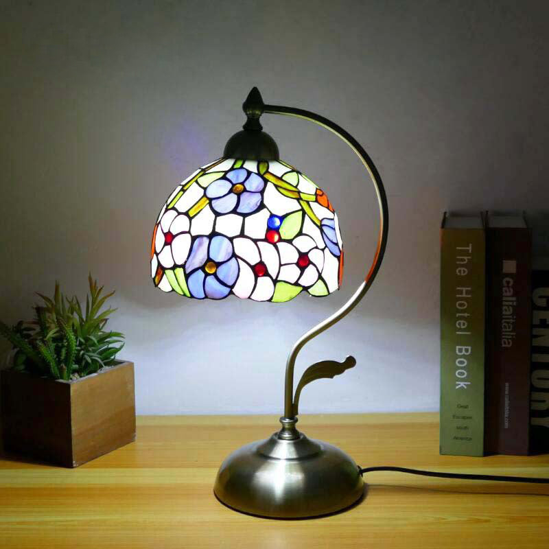 Traditional Tiffany Semicircle Patterned Glass Iron 1-Light Table Lamp For Living Room