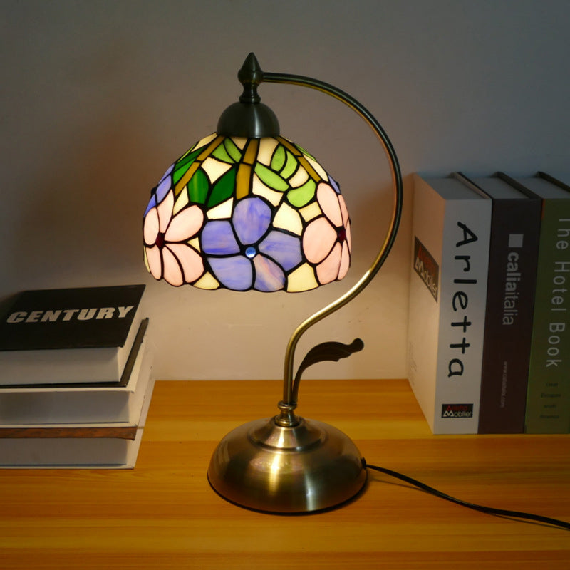 Traditional Tiffany Semicircle Patterned Glass Iron 1-Light Table Lamp For Living Room