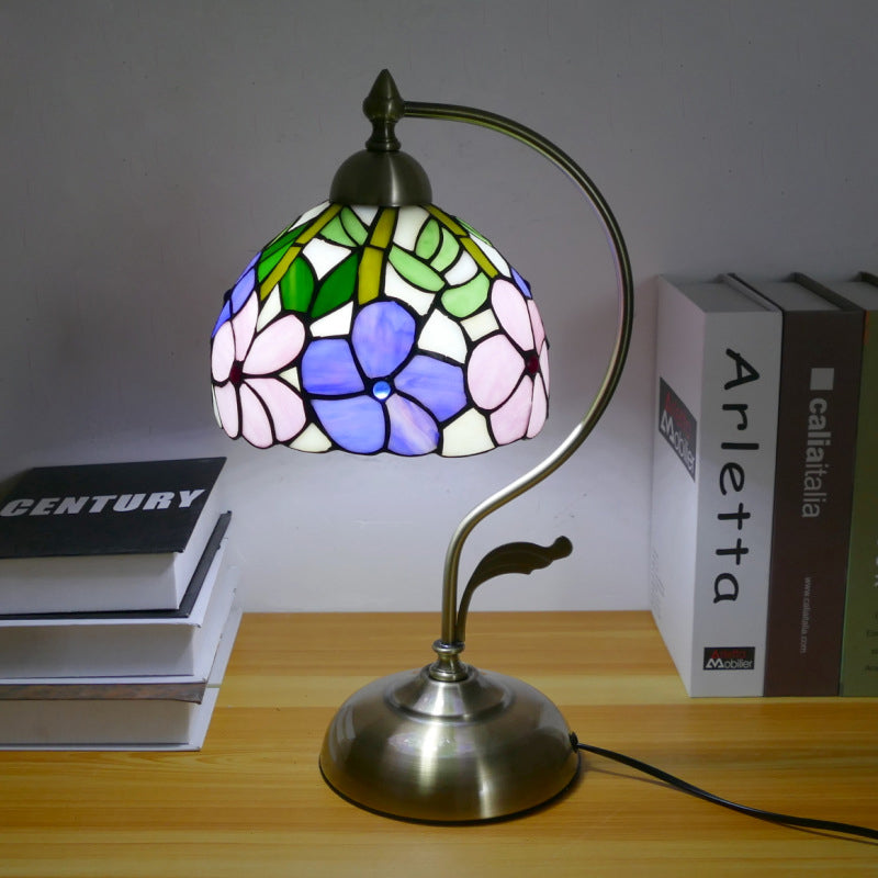 Traditional Tiffany Semicircle Patterned Glass Iron 1-Light Table Lamp For Living Room