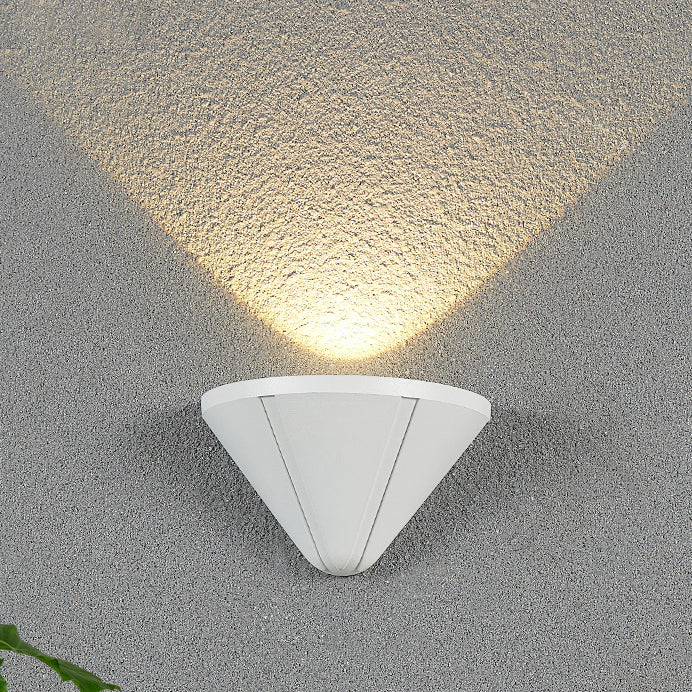 Modern Minimalist Triangle Waterproof Lens Aluminum LED Wall Sconce Lamp For Outdoor Patio