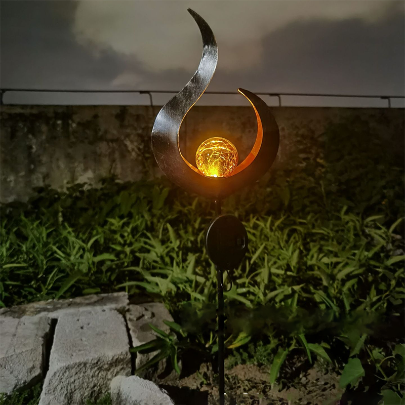 Traditional European Solar Waterproof Iron Flame Moon Teardrop LED Landscape Lighting Outdoor Light For Garden