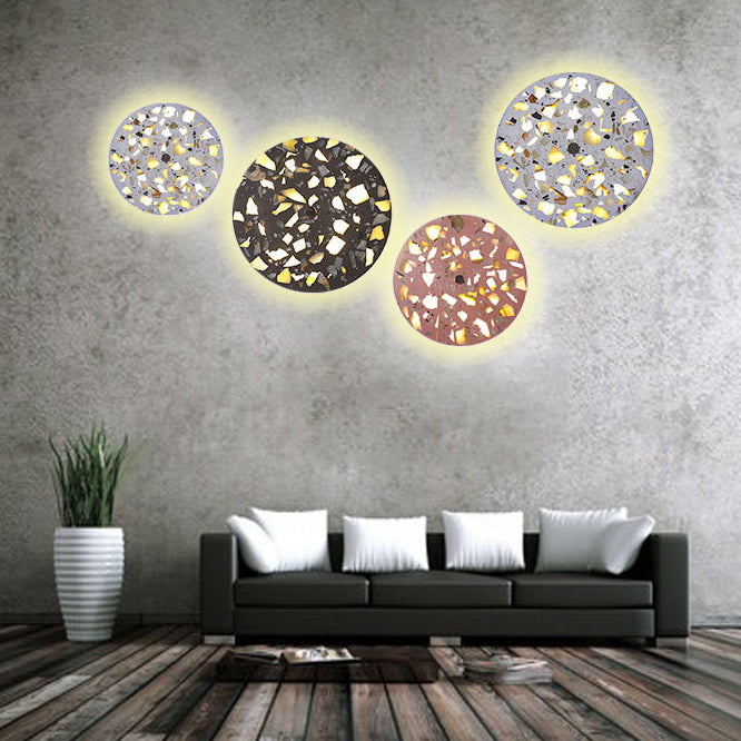 Zeitgenössische skandinavische Metallterrazzo-runde LED-Wandleuchte für Wohnzimmer 