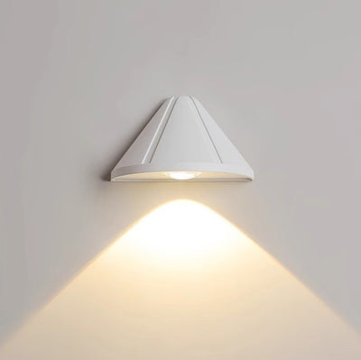 Modern Simplicity Waterproof Aluminum Triangle LED Wall Sconce Lamp For Outdoor Patio