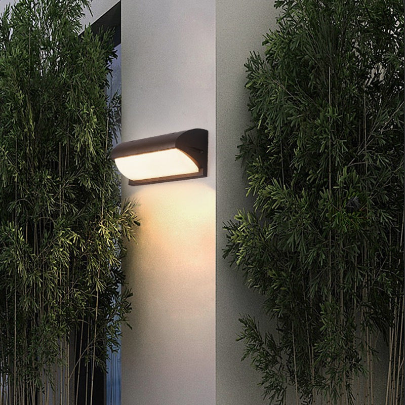 Moderne unbedeutende wasserdichte rechteckige LED-Wandleuchter-Lampe aus Aluminium-PMMA für Patio im Freien 