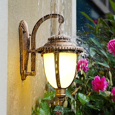 Traditional European Waterproof Aluminum Glass Carriage Lantern 1-Light Wall Sconce Lamp For Outdoor Patio