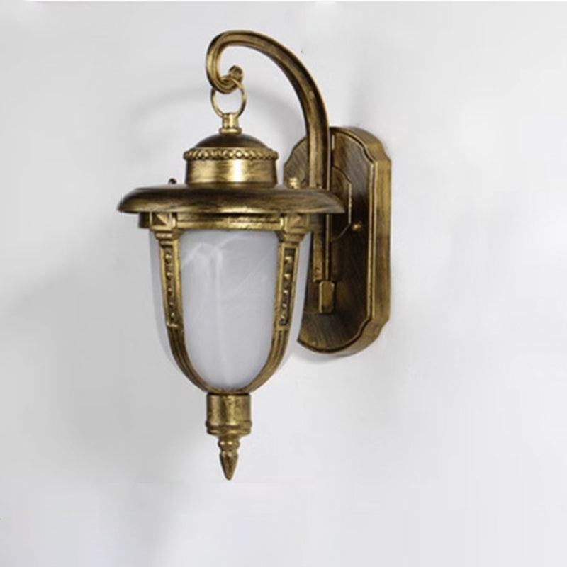 Traditional European Waterproof Aluminum Glass Carriage Lantern 1-Light Wall Sconce Lamp For Outdoor Patio