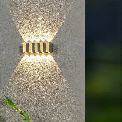 Moderne Einfachheit wasserdichte Aluminium rechteckige nach oben und unten gebogene LED-Wandleuchte Lampe für Terrasse im Freien 